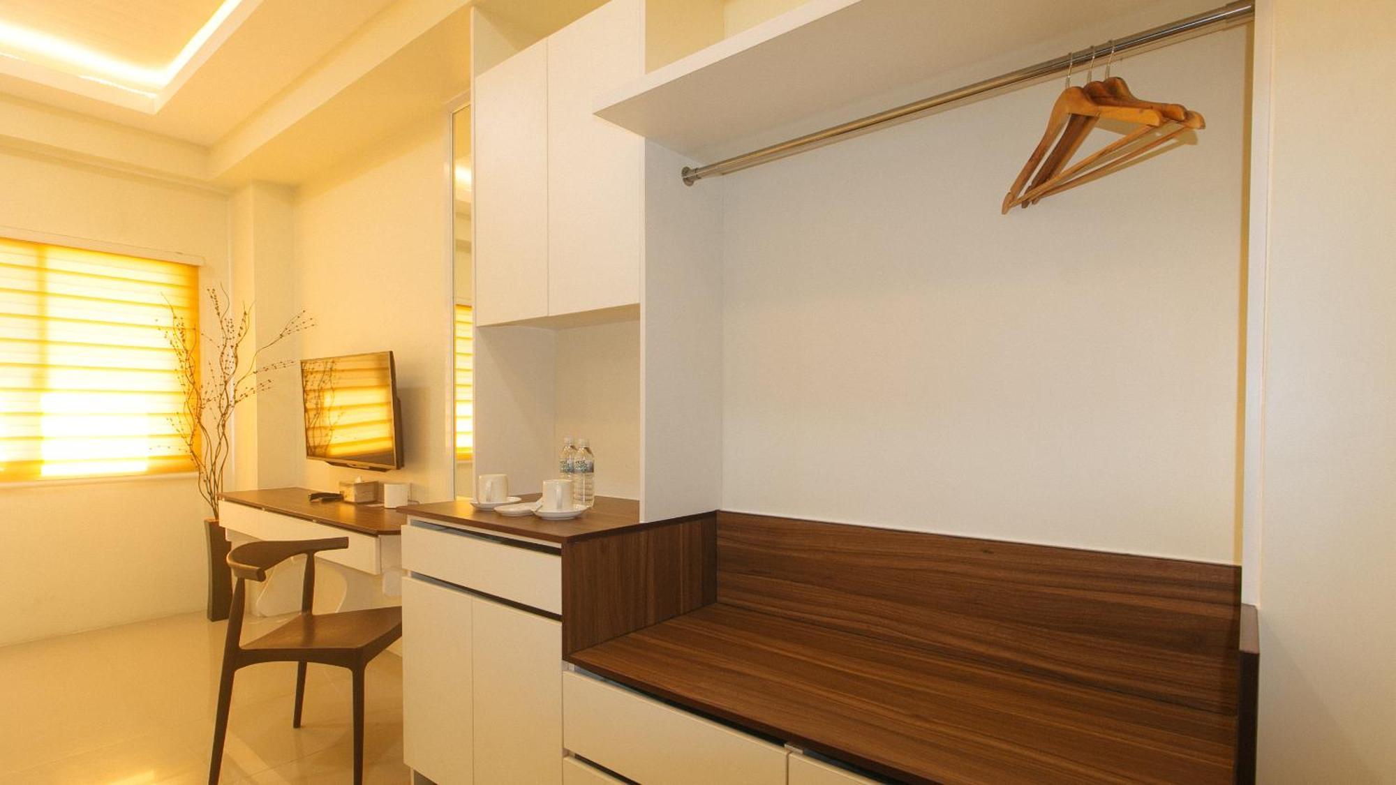 Reddoorz @ Leoncia Apartelle มันดาเวซิตี้ ภายนอก รูปภาพ