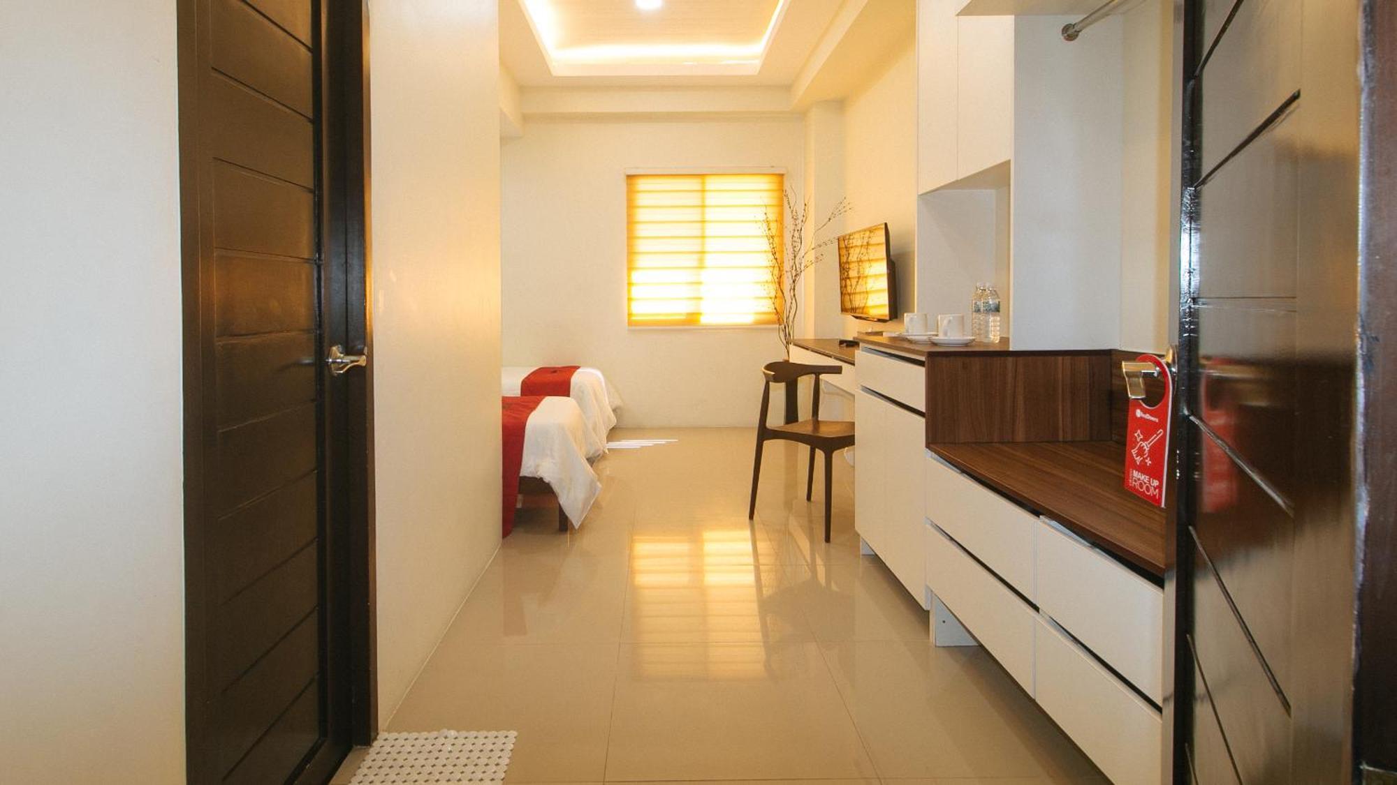 Reddoorz @ Leoncia Apartelle มันดาเวซิตี้ ภายนอก รูปภาพ