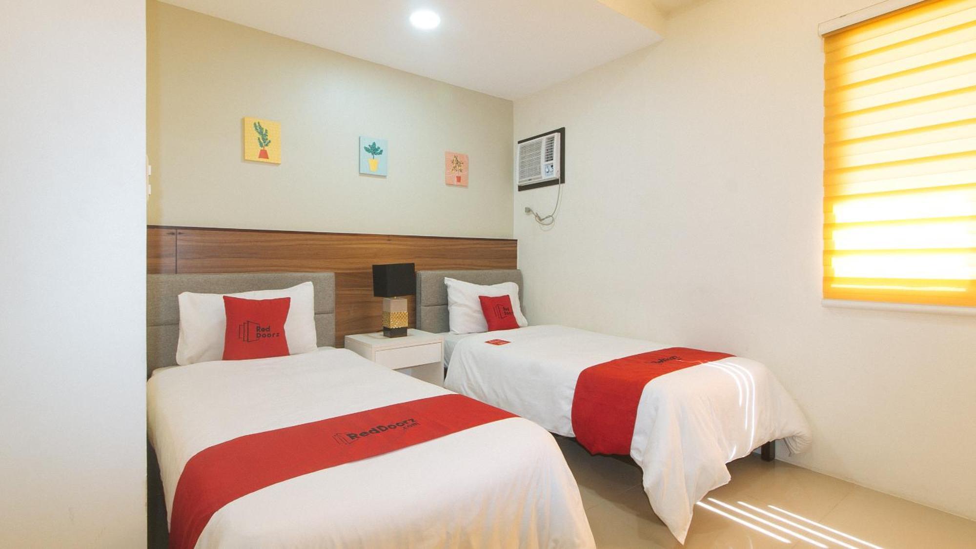 Reddoorz @ Leoncia Apartelle มันดาเวซิตี้ ภายนอก รูปภาพ