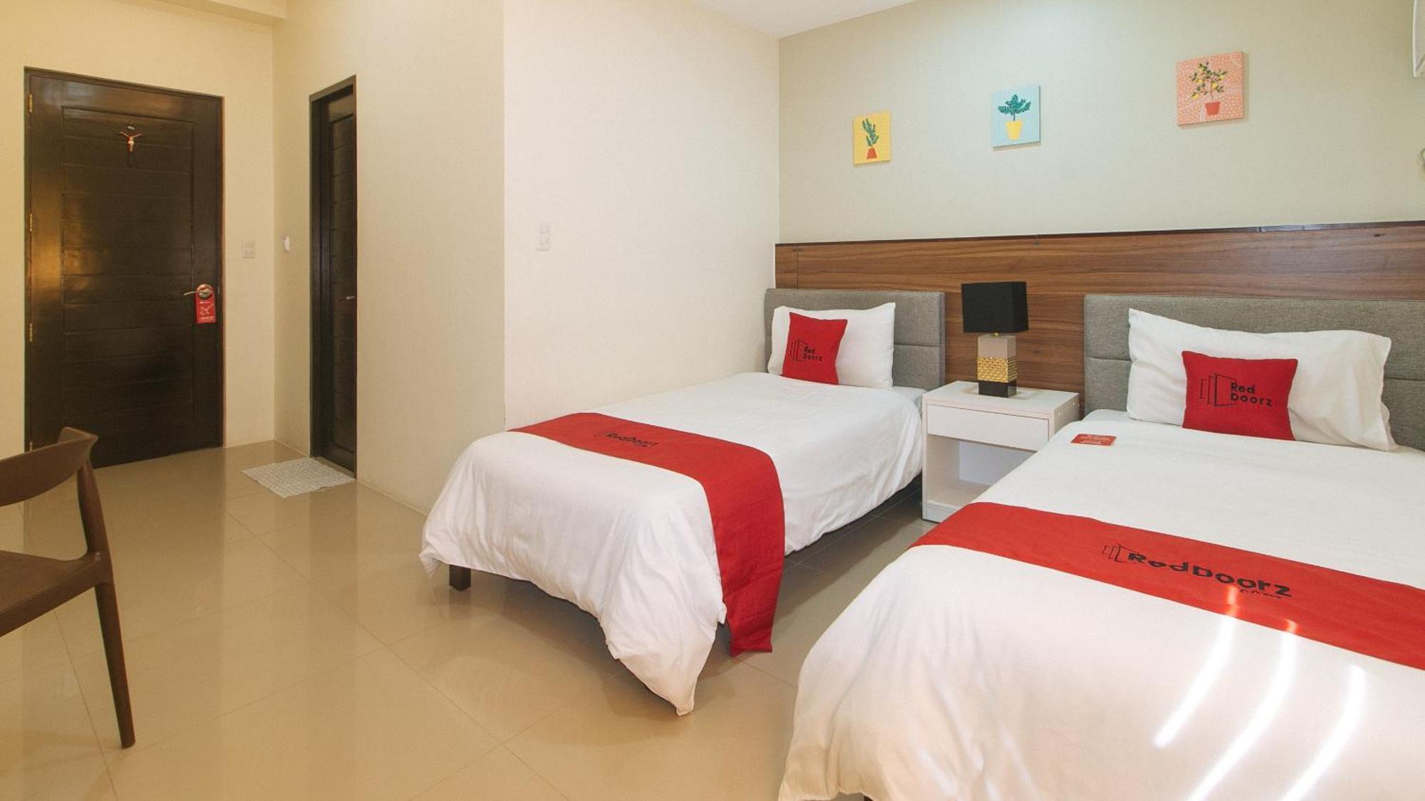 Reddoorz @ Leoncia Apartelle มันดาเวซิตี้ ภายนอก รูปภาพ