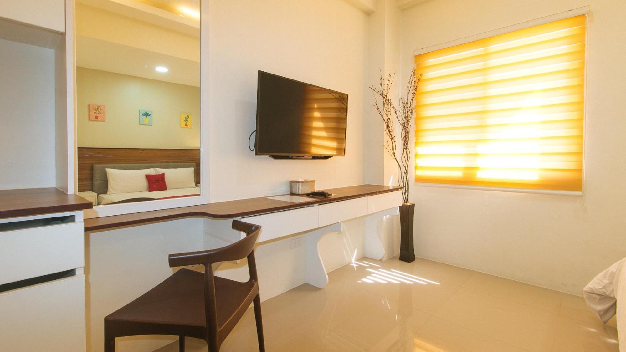 Reddoorz @ Leoncia Apartelle มันดาเวซิตี้ ภายนอก รูปภาพ