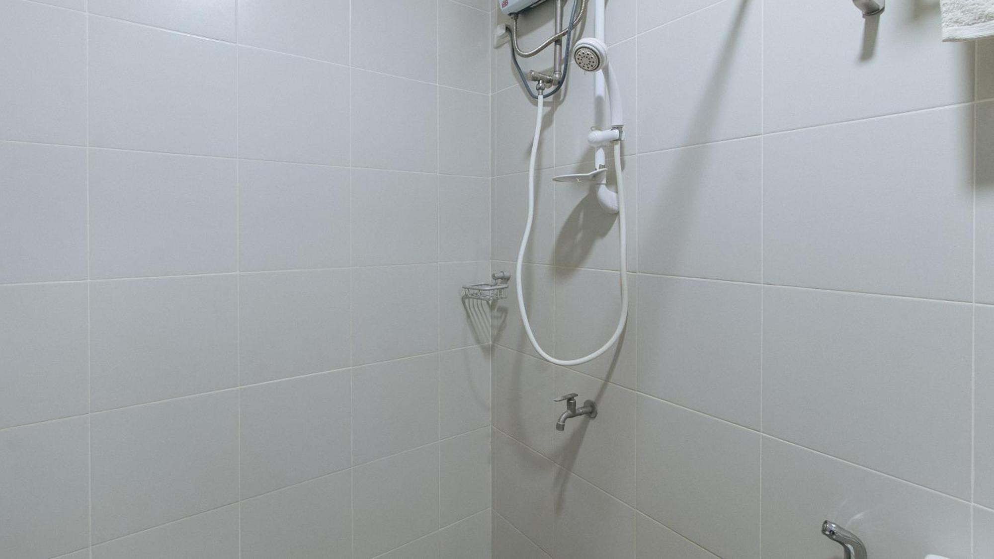 Reddoorz @ Leoncia Apartelle มันดาเวซิตี้ ภายนอก รูปภาพ