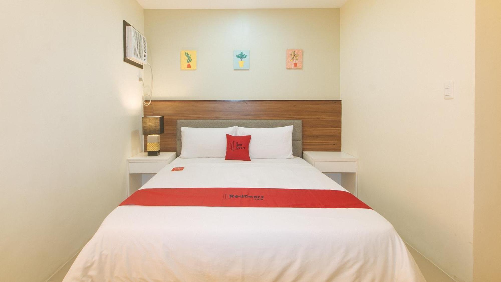 Reddoorz @ Leoncia Apartelle มันดาเวซิตี้ ภายนอก รูปภาพ