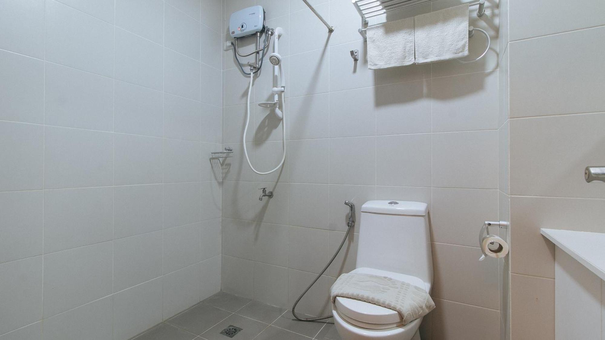 Reddoorz @ Leoncia Apartelle มันดาเวซิตี้ ภายนอก รูปภาพ