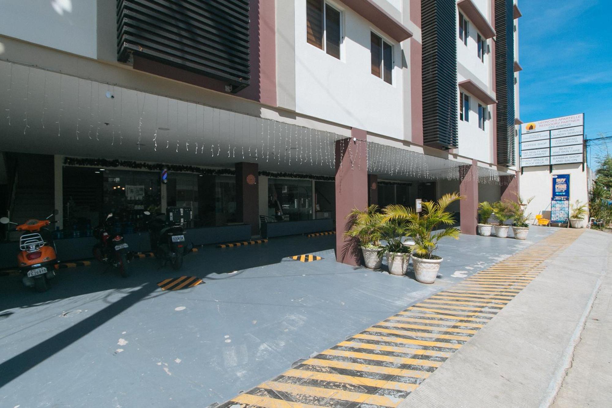 Reddoorz @ Leoncia Apartelle มันดาเวซิตี้ ภายนอก รูปภาพ